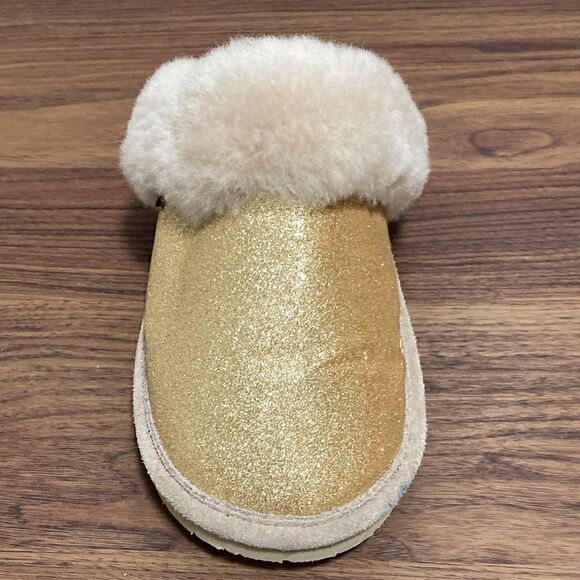 Bearpaw NWOT Loki Metallic Gold Woman’s Sheepskin Lined Slipper. Size 6. - Picture 2 of 8